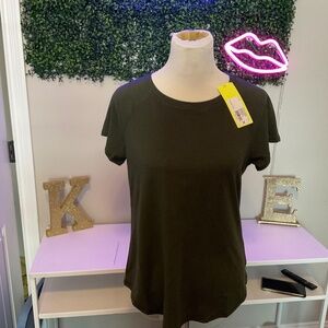 NWT Ladies short sleeved work out top - size M